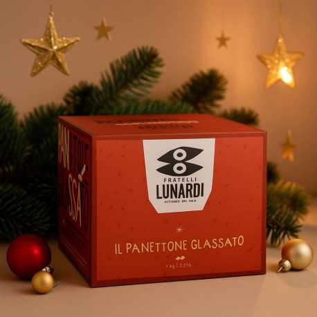 Panettone glacé artisanal avec glaçage aux noisettes