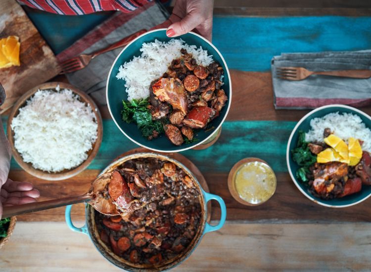 La Feijoada plat traditionnel cuisine brésilienne plat traditionnel
