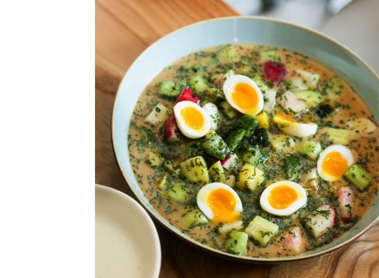 Okroshka d’été – Recette de soupe froide russe fraîche et légère