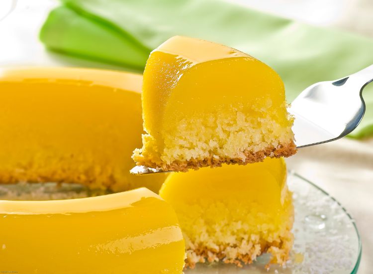 Qindim brésilien – Gâteau de coco et flan aux œufs