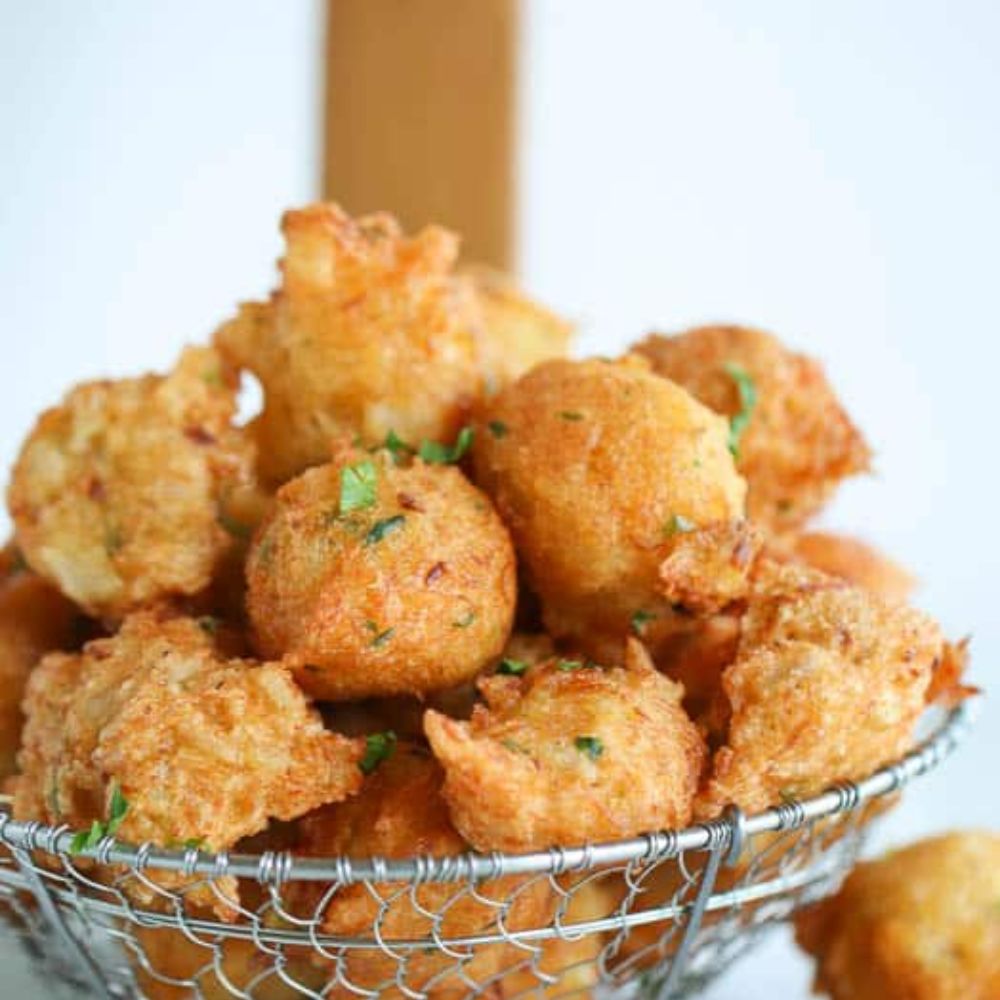 Lot de 15 acras de morue antillais artisanaux