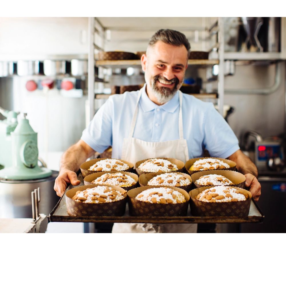 Panettone glacé artisanal avec glaçage aux noisettes