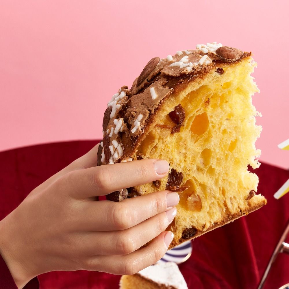 Panettone glacé artisanal avec glaçage aux noisettes