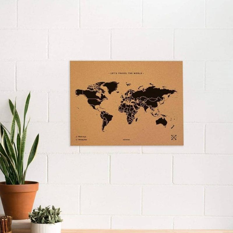 Carte du monde en liège 60 X 45 noir sans cadre
