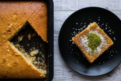 Revani turc à la poudre de pistache : le gâteau moelleux qui sent bon l’Orient